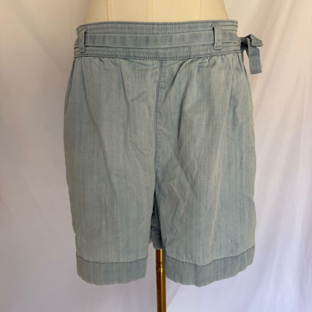 ​WHBM Extra High-Rise 5” Belted Shorts Light Wash Chambray